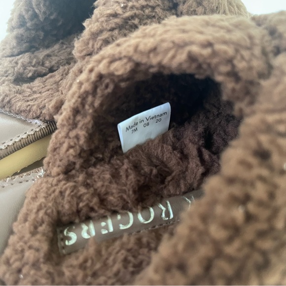 Jack Rogers Cozy Sloan Faux Fur Sandals in Teddy Bear Brown Size 7 - New In Box - Picture 8 of 15